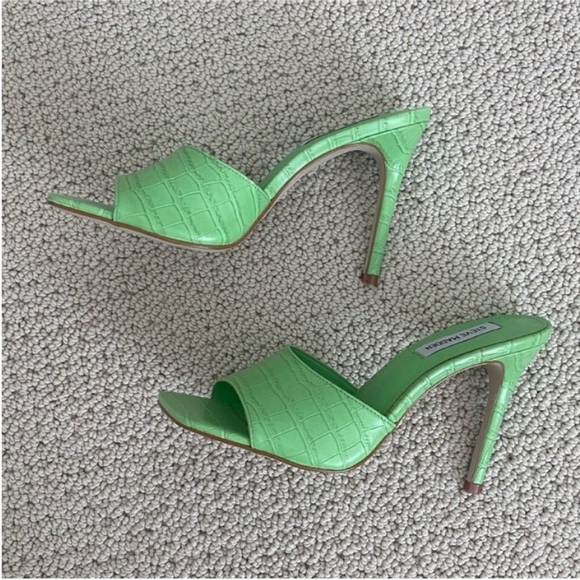 Steve Madden Sandal - Picture 7 of 11